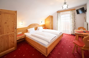 Rooms with breakfast buffet at Pension Schrempfgut